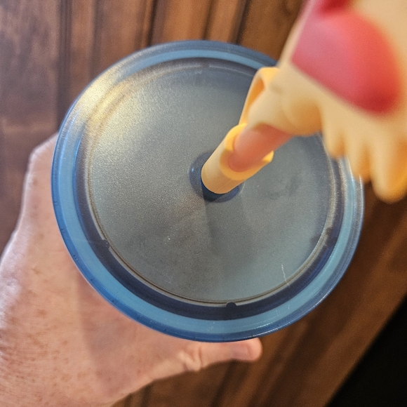 Starbucks 2023 Manuela Guillen Collection with straw cover - Picture 7 of 11